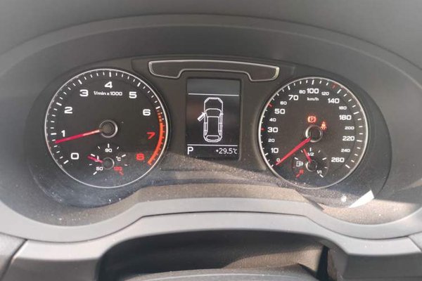 Audi Q3 2017, 101199 км, за 10405 USD - фото 12