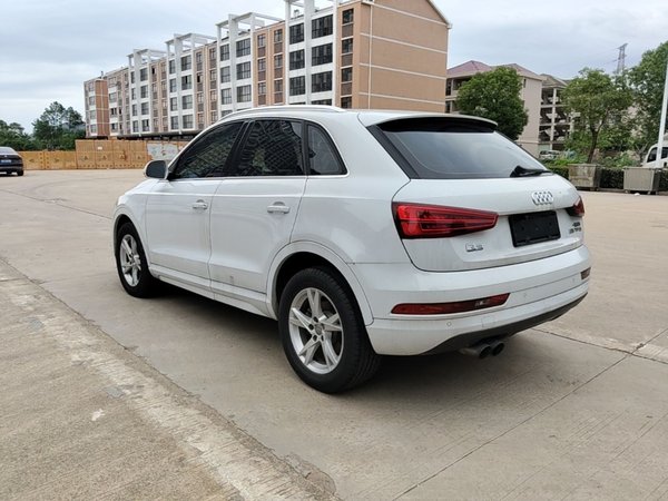 Audi Q3 2017, 145700 км, за 10936 USD
