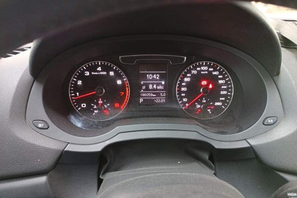 Audi Q3 2018, 186100 км, за 10321 USD - фото 10