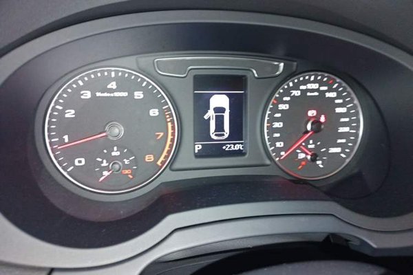 Audi Q3 2018, 56900 км, за 10981 USD - фото 12