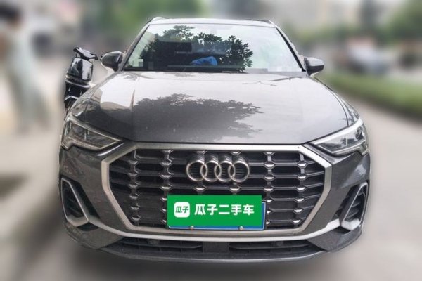 Audi Q3 2019, 80399 км, за 13737 USD
