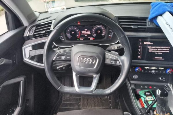 Audi Q3 2019, 80399 км, за 13737 USD - фото 11