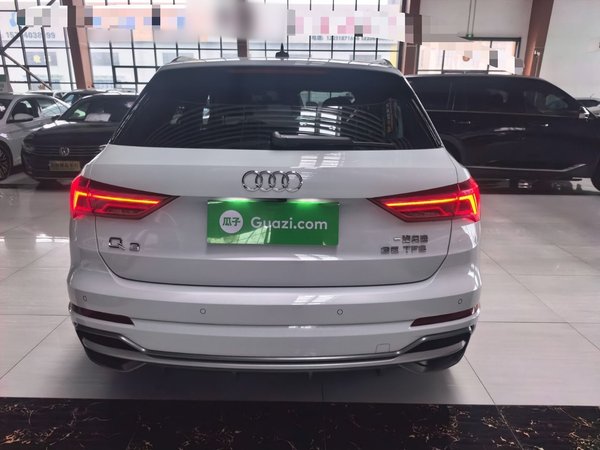 Audi Q3 2019, 42000 км, за 17725 USD