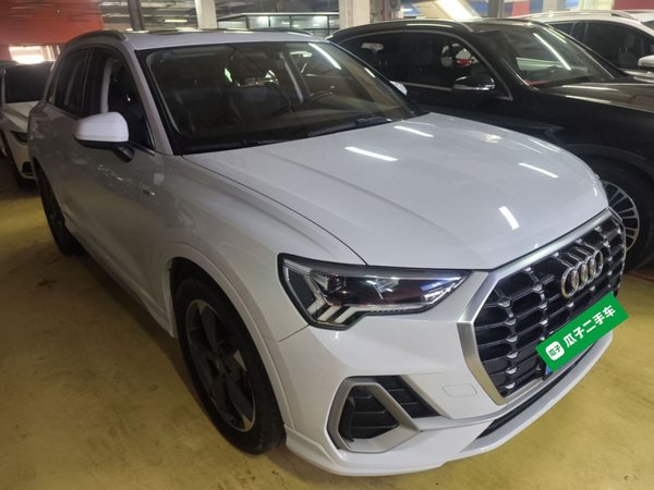 Audi Q3 2019, 70900 км, за 16065 USD