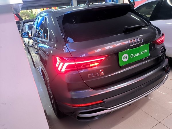 Audi Q3 2020, 36000 км, за 19390 USD