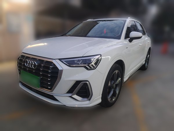 Audi Q3 2020, 103500 км, за 16045 USD