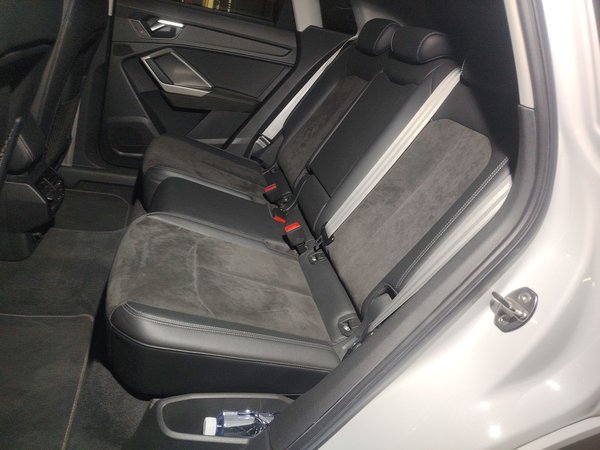 Audi Q3 2020, 103500 км, за 16045 USD - фото 13