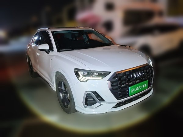Audi Q3 2020, 104300 км, за 15929 USD