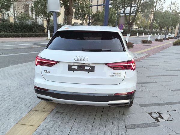 Audi Q3 2020, 183100 км, за 13448 USD