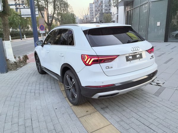 Audi Q3 2020, 183100 км, за 13448 USD