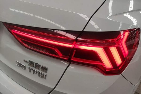 Audi Q3 2020, 56200 км, за 15368 USD - фото 9