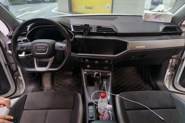 Audi Q3 2020, 72200 км, за 14000 USD