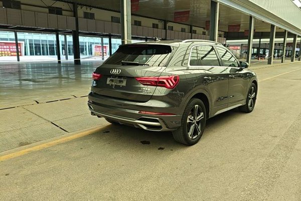 Audi Q3 2020, 83699 км, за 17097 USD