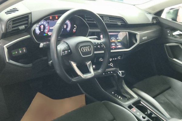 Audi Q3 2021, 59800 км, за 19702 USD - фото 13