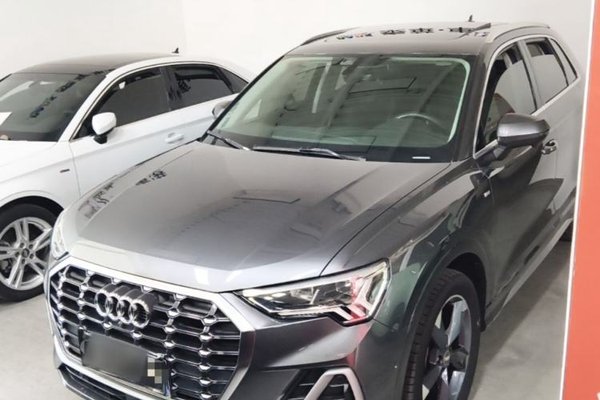 Audi Q3 · 2021 год