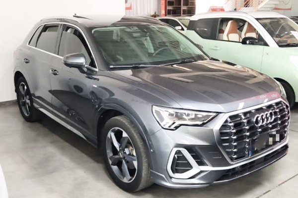 Audi Q3 2021, 59800 км, за 19702 USD