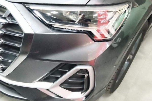 Audi Q3 2021, 59800 км, за 19702 USD - фото 9