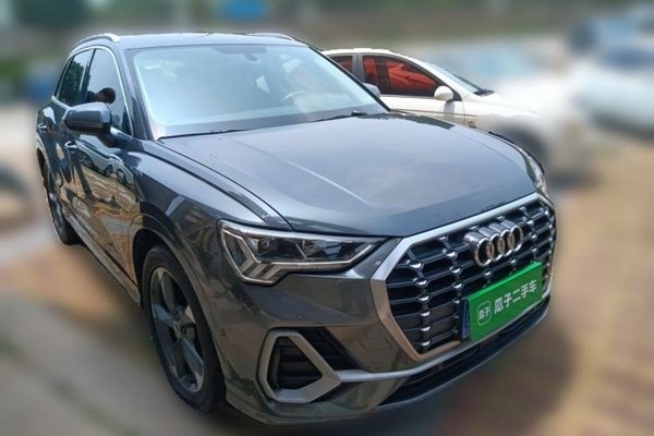 Audi Q3 2021, 61000 км, за 15995 USD