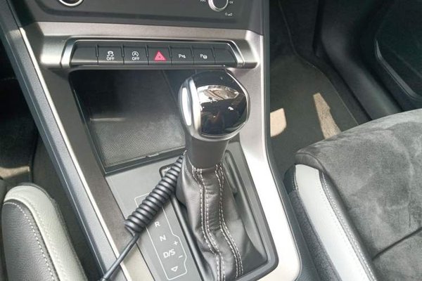 Audi Q3 2021, 61000 км, за 15995 USD - фото 15