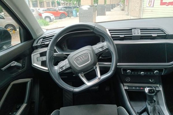 Audi Q3 2021, 61000 км, за 15995 USD - фото 11