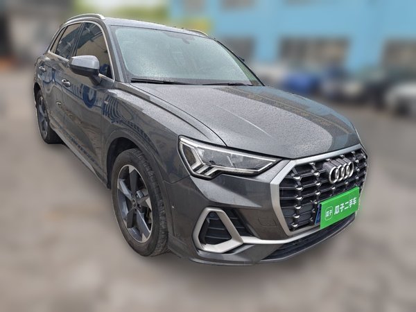 Audi Q3 2021, 61700 км, за 19182 USD