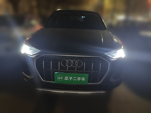 Audi Q3 2021, 31699 км, за 20976 USD