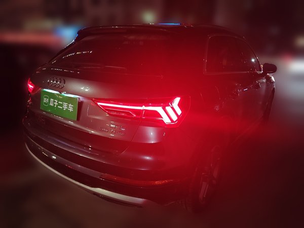 Audi Q3 2021, 31699 км, за 20976 USD