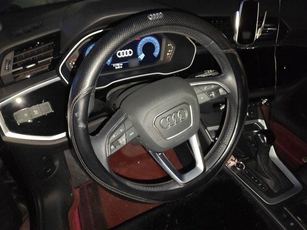 Audi Q3 2021, 31699 км, за 20976 USD - фото 16