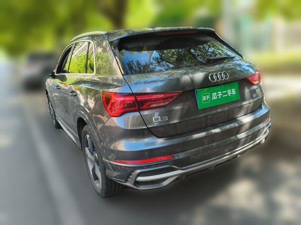 Audi Q3 2021, 63200 км, за 17824 USD