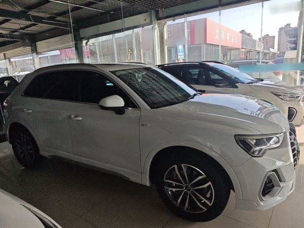 Audi Q3 2021 35 TFSI Progressive Dynamic Edition, 2021 года