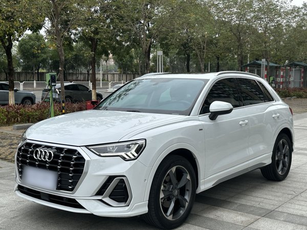 Audi Q3 · 2021 год