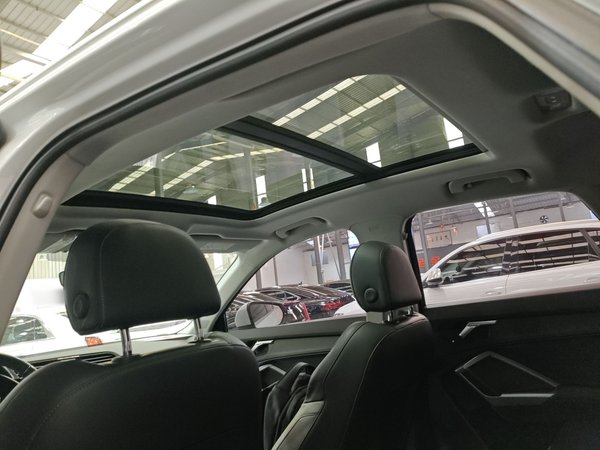 Audi Q3 2021, 52800 км, за 20434 USD - фото 17