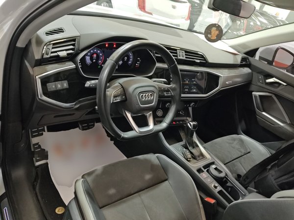 Audi Q3 2021, 52800 км, за 20434 USD - фото 9