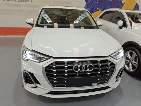 Audi Q3 2021 35 TFSI Fashion Dynamic Model, 2021 года