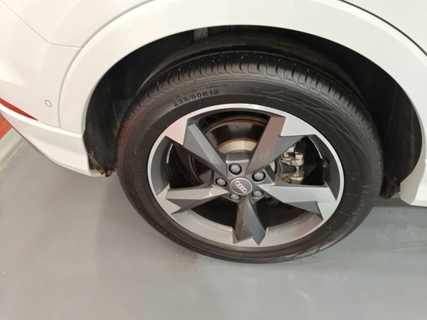 Audi Q3 2021, 52800 км, за 20434 USD - фото 25