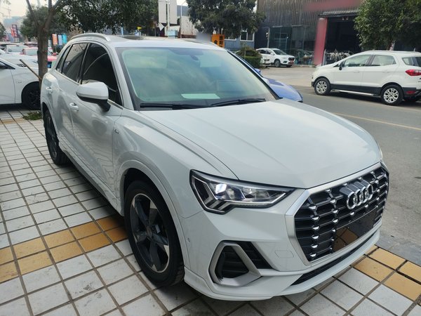 Audi Q3 2021 35 TFSI Fashion Dynamic Model, 2021 года