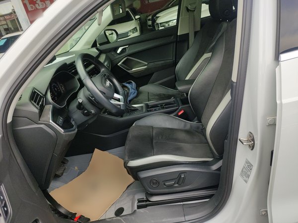 Audi Q3 2021, 53900 км, за 20773 USD - фото 18