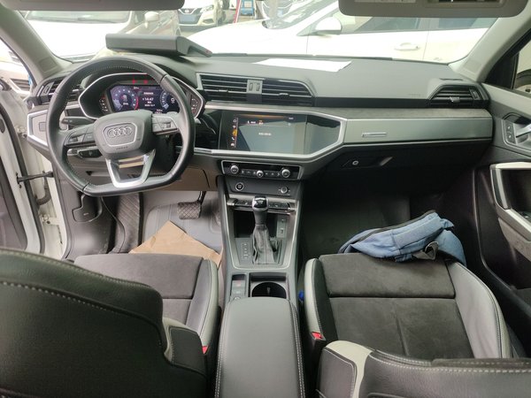 Audi Q3 2021, 53900 км, за 20773 USD - фото 13