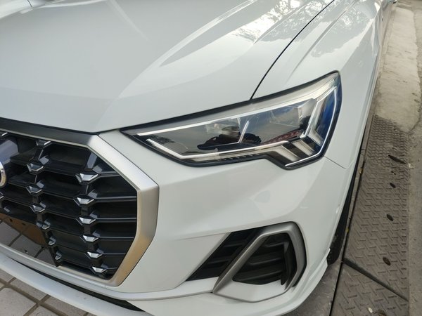 Audi Q3 2021, 53900 км, за 20773 USD - фото 9