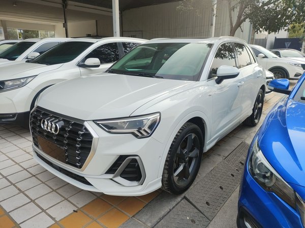 Audi Q3 2021 35 TFSI Fashion Dynamic Model