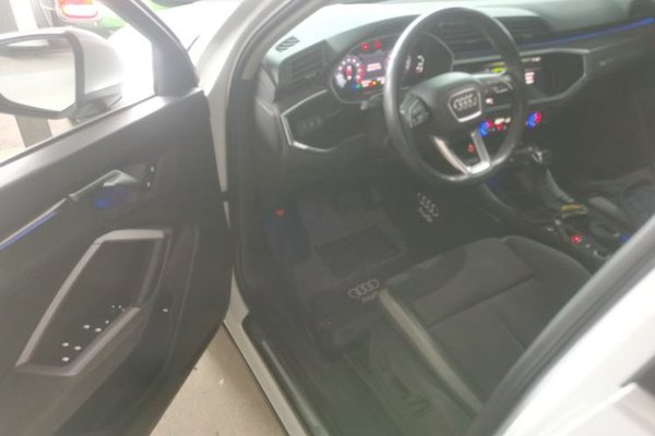 Audi Q3 2021, 56200 км, за 21595 USD - фото 18