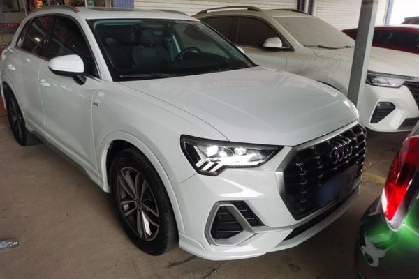 Audi Q3 2021, 56200 км, за 21595 USD