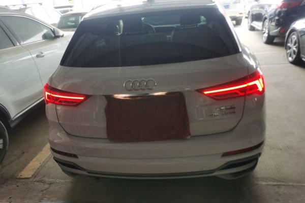 Audi Q3 2021, 56200 км, за 21595 USD