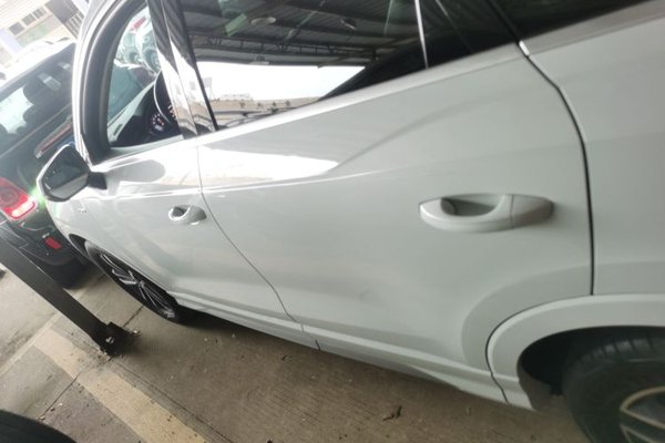 Audi Q3 2021, 56200 км, за 21595 USD