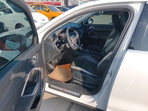 Audi Q3 2021, 65600 км, за 21041 USD - фото 21