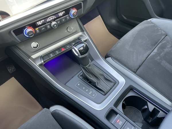 Audi Q3 2021, 66400 км, за 20471 USD - фото 19