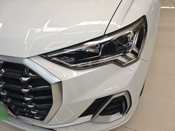 Audi Q3 2021 35 TFSI Fashion Dynamic Model, 2021 года