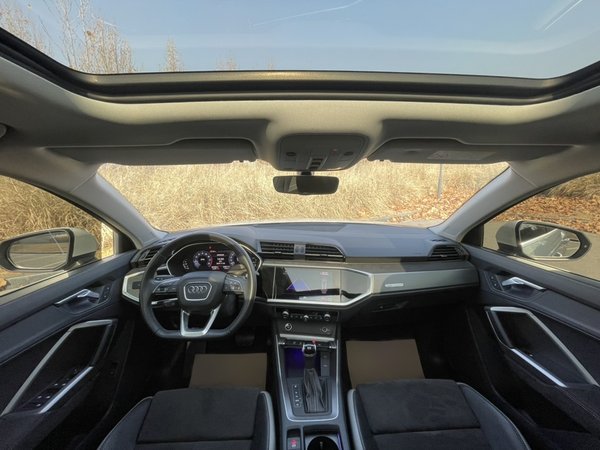 Audi Q3 2021, 66400 км, за 20471 USD - фото 17