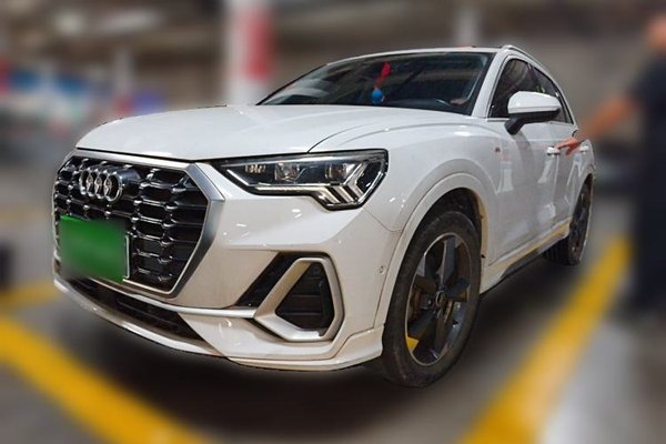 Audi Q3 · 2021 год