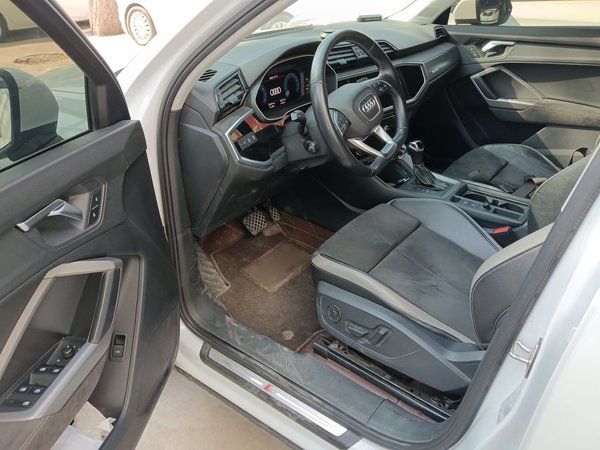 Audi Q3 2021, 75400 км, за 18273 USD - фото 15